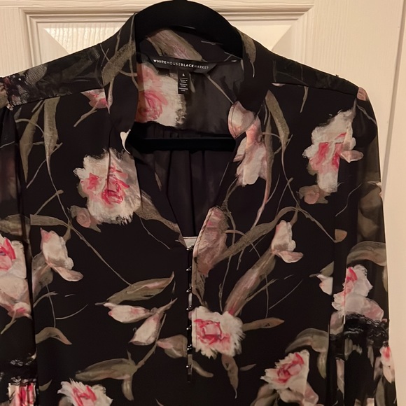 White House Black Market floral top - Picture 2 of 7